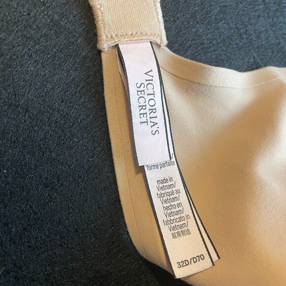 Victoria's Secret Perfect Shape Incredible Push-up Bra - Picture 3 of 6